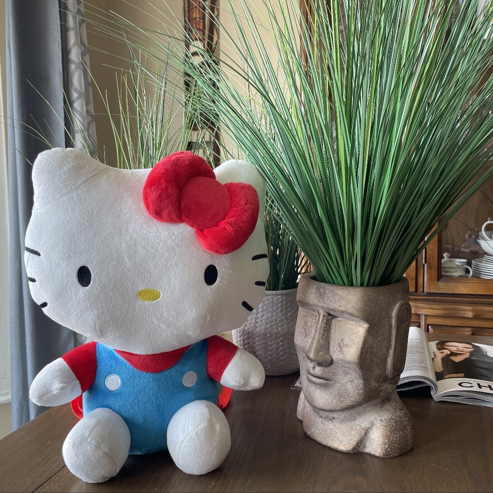 Hello Kitty 😻💖  Big Red Bow 15" Plush Backpack Bag NWT - Picture 2 of 10